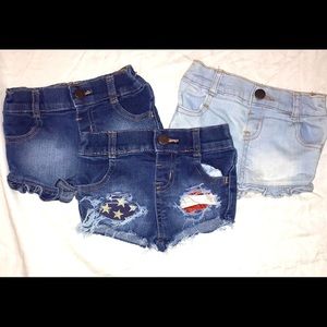 3 pairshorts! Dark color, light color and Distressed American flag dark color ✨